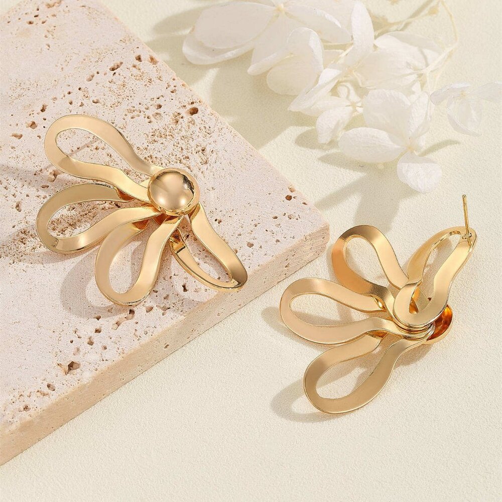 Floral Hollow Earring Gold Tone Geometric Circular Earrings Spring Summer - Picture 4 of 5